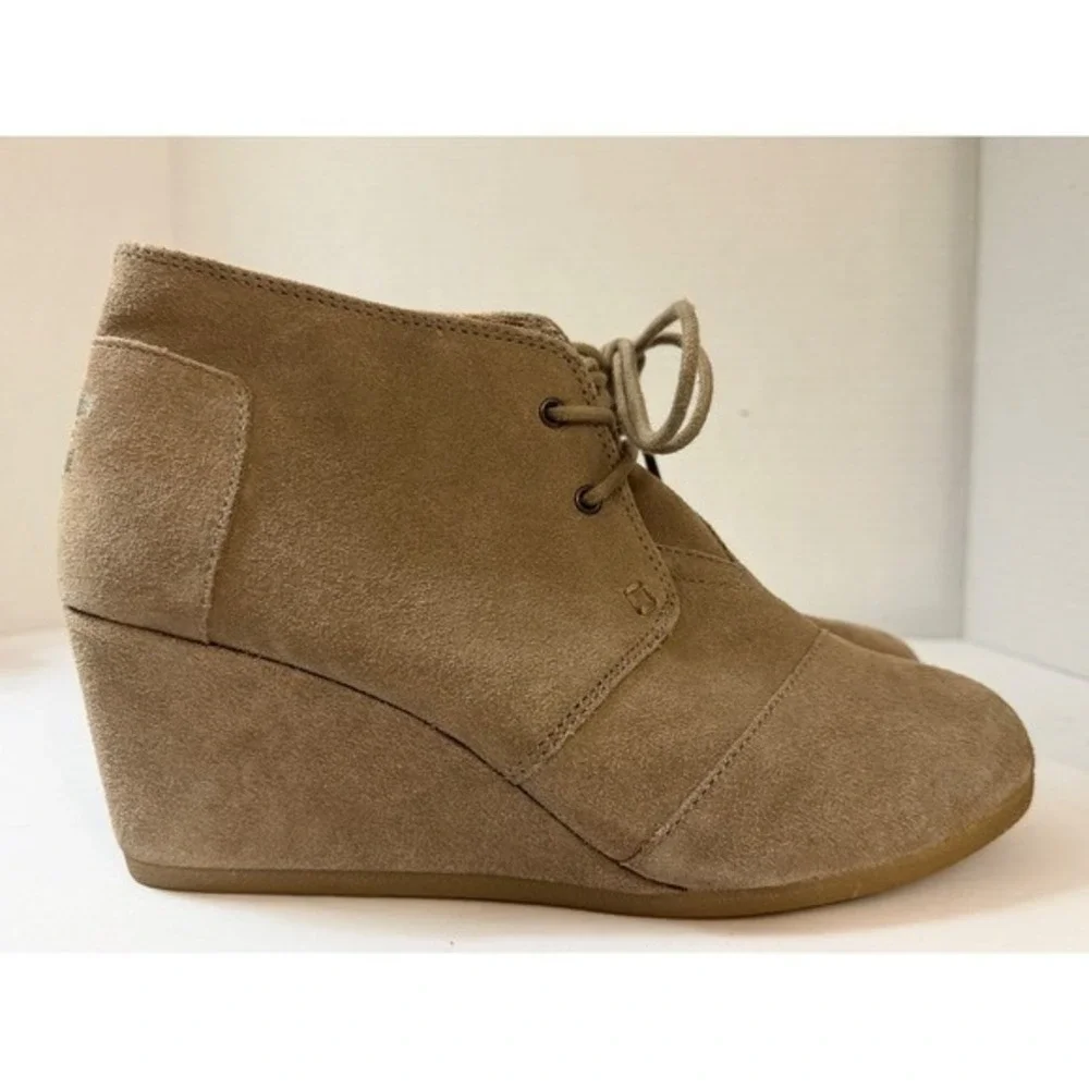 TOMS Desert Wedge Taupe Suede Lace Up Ankle Booties Womens 9.5 741115